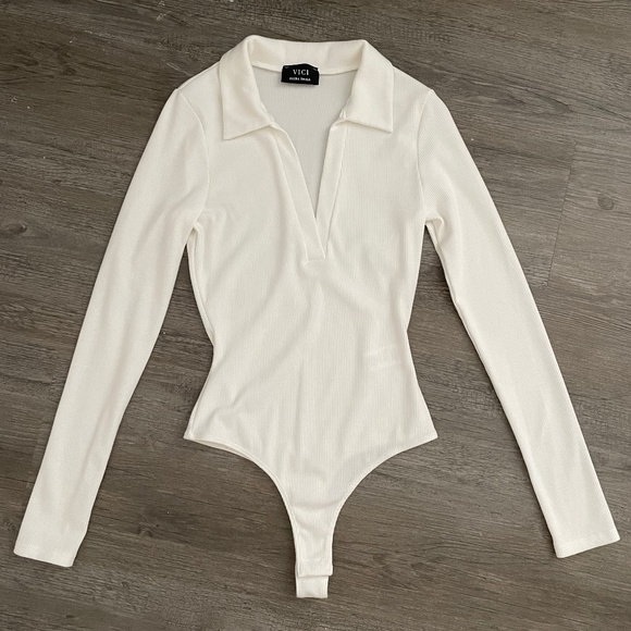 Vici Tops - Vici V-Neck Collared Bodysuit NWOT